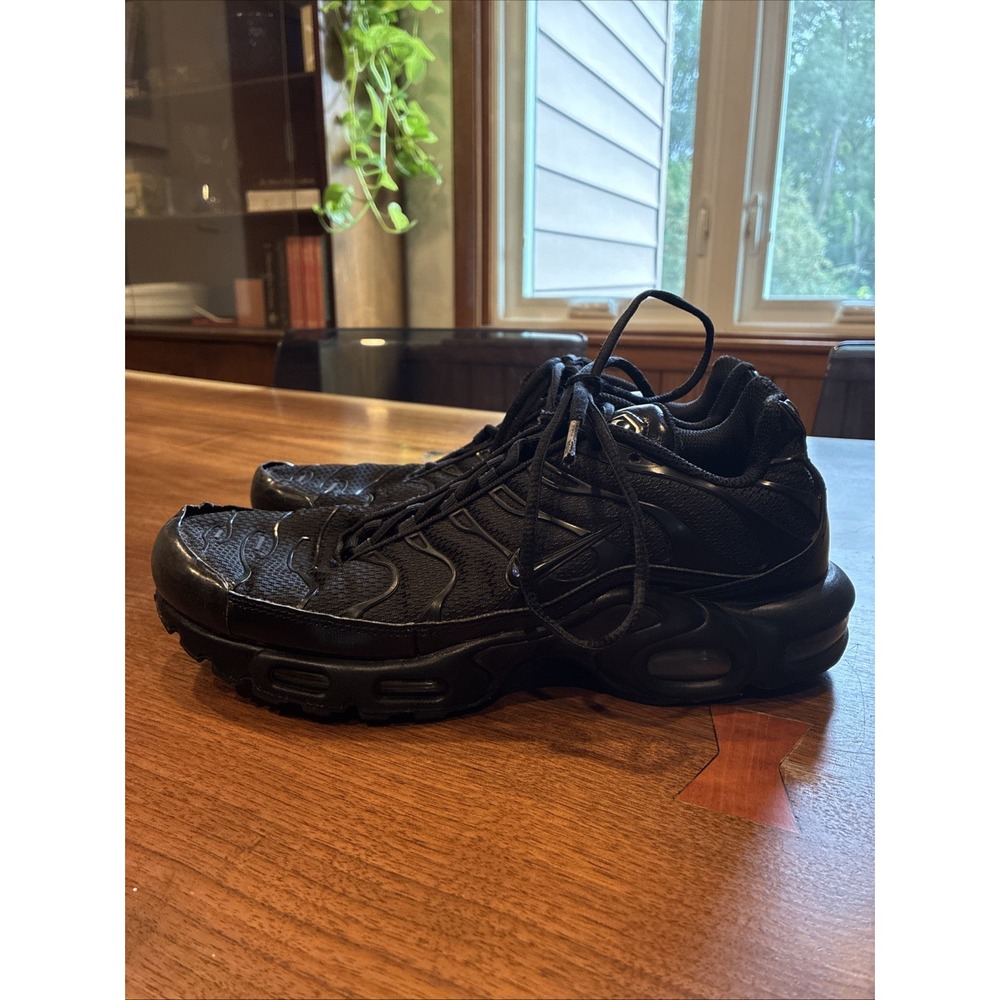 Nike Air Max Plus Triple Black Low Top Running Shoes 604133-050 Men's 8.5